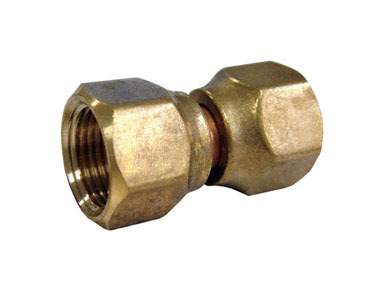 Ace Swivel Conn 5/8" Brs