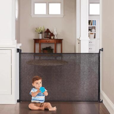 RETRACTABLE MESH GATE