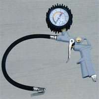 TIRE INFLATOR WITH GAUGE