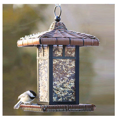 Wicker Lantern Feeder