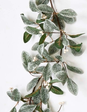 5' Garland W/berry