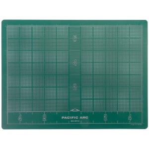 Pacific Arc Self-Healing Cutting Mat 9"x12" Green & Black