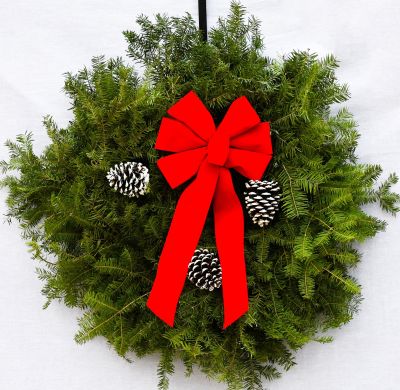 WREATH-TRADITIONAL BOW/CONE-24"