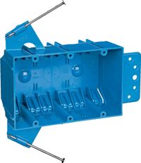 ELECTRICAL BOX PVC 3G w/NAILS